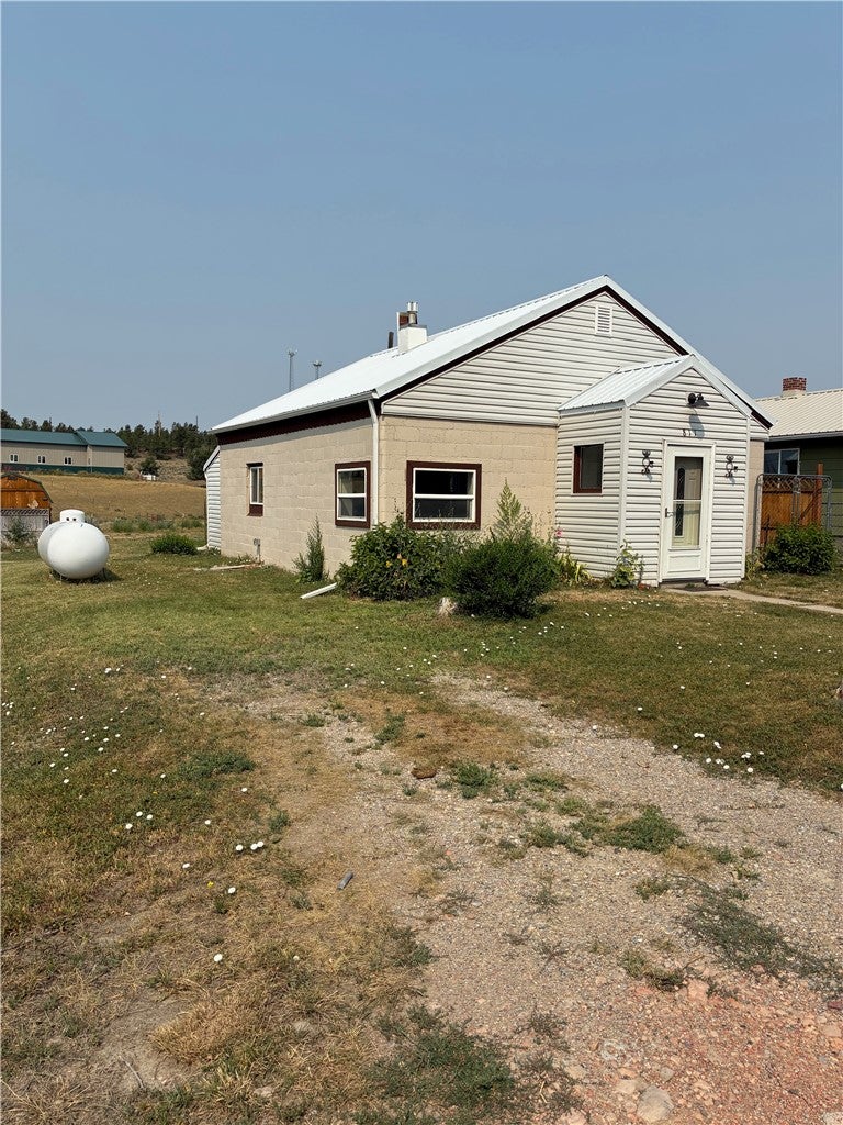 811 6th Street W