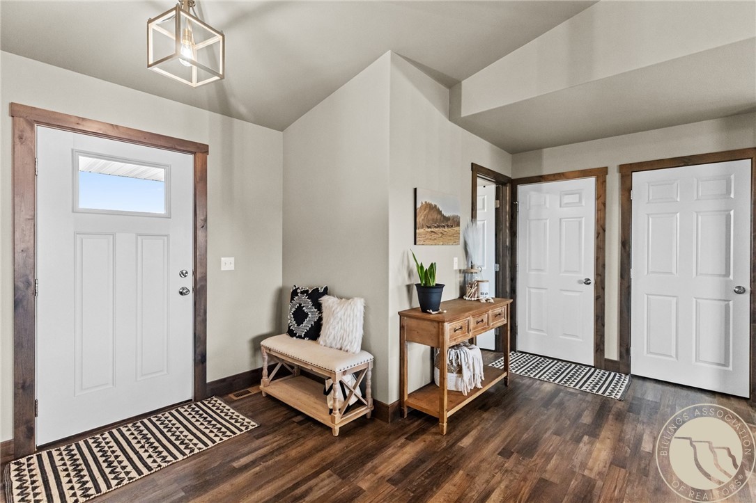 7527 White Pine Circle