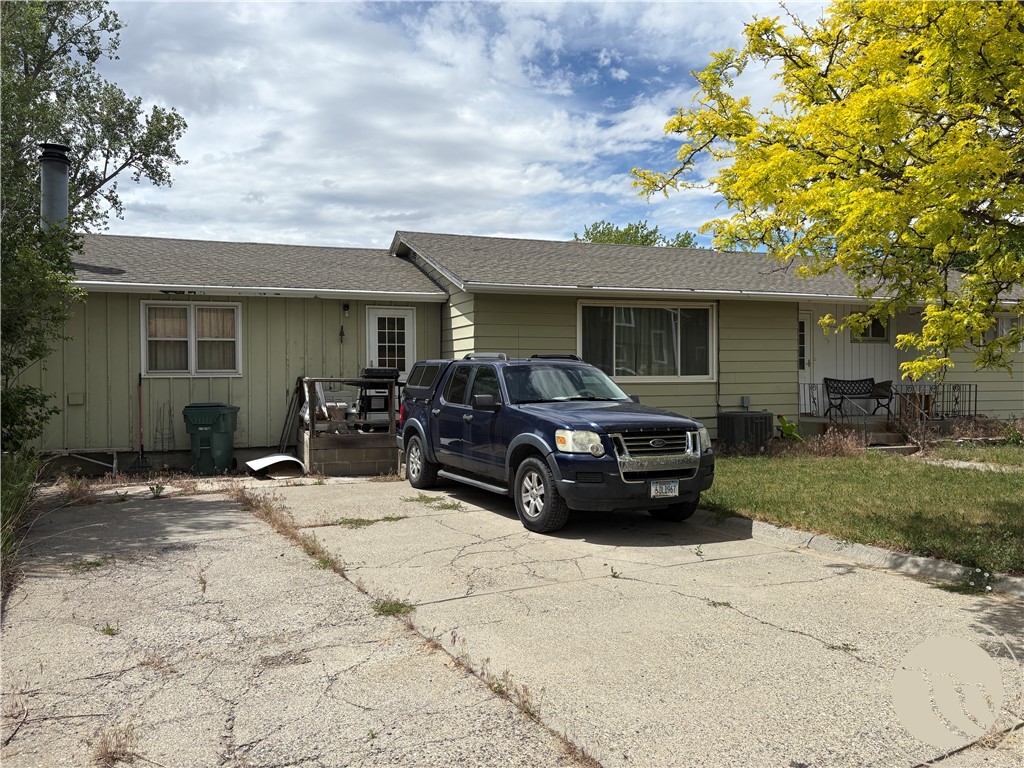 1920 Phoebe Dr.