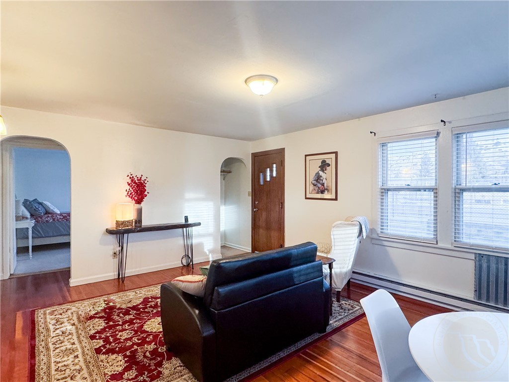 202 S Woodard