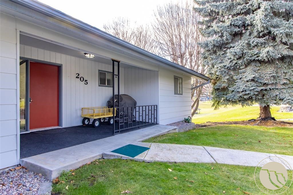 205 Lakeshore Drive