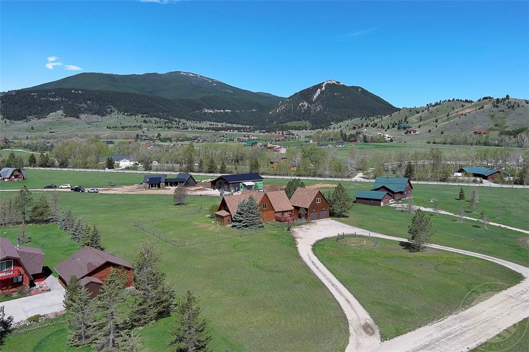 5 Comanche Trail