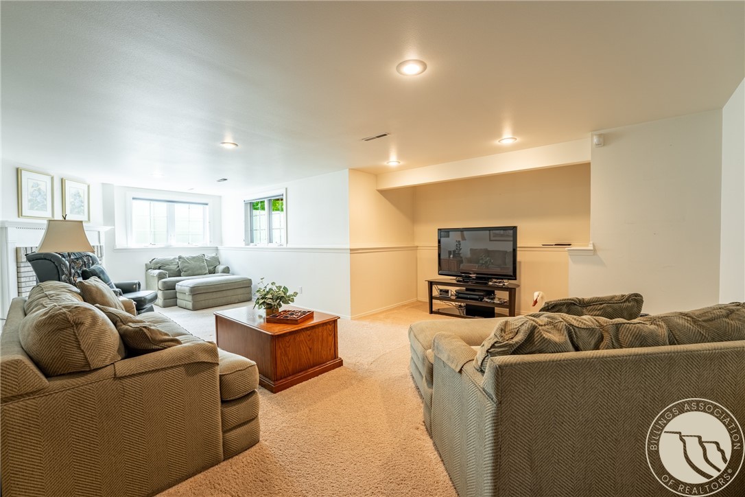 Billings, Montana 59102, United States, 4 Bedrooms Bedrooms, ,4 BathroomsBathrooms,Residential,Active,183176