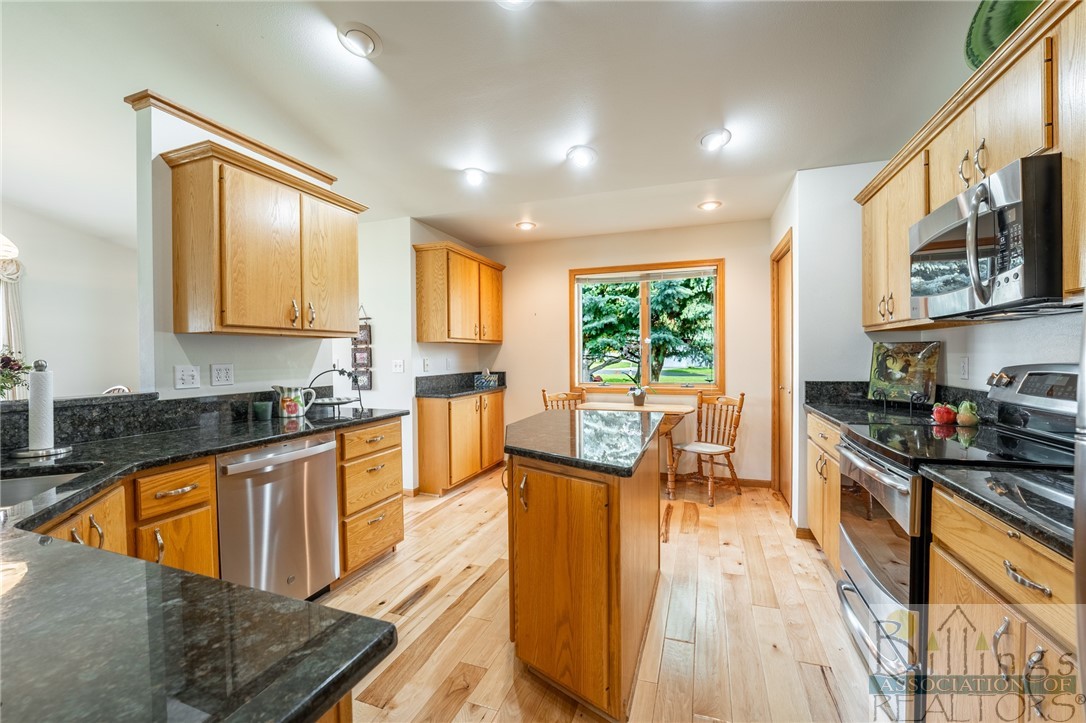 Billings, Montana 59102, United States, 3 Bedrooms Bedrooms, ,3 BathroomsBathrooms,Residential,Contingent,37445