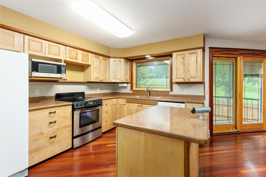 415 Avenue D 101