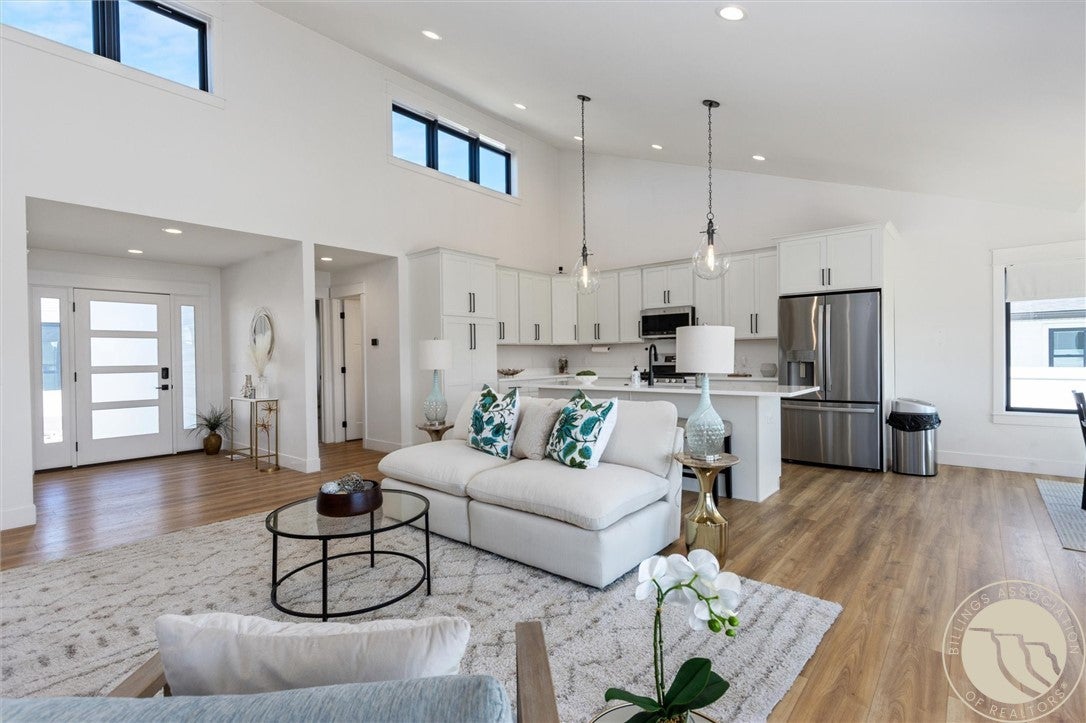 4612 Shining Light Lane