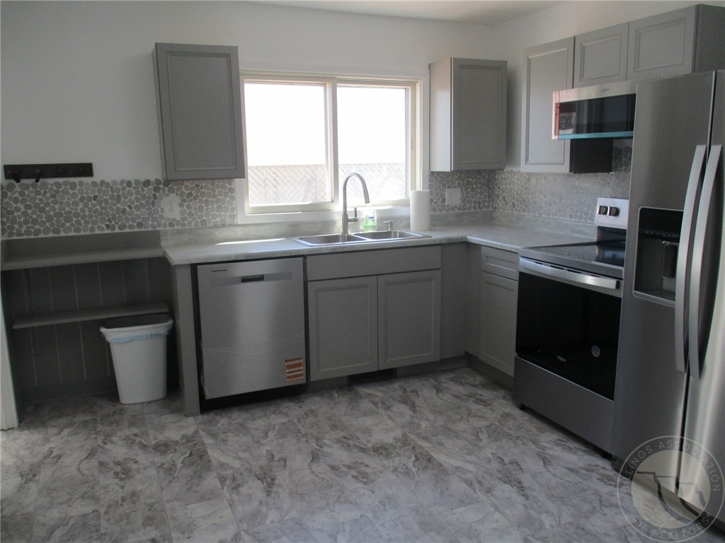 309 W Ave