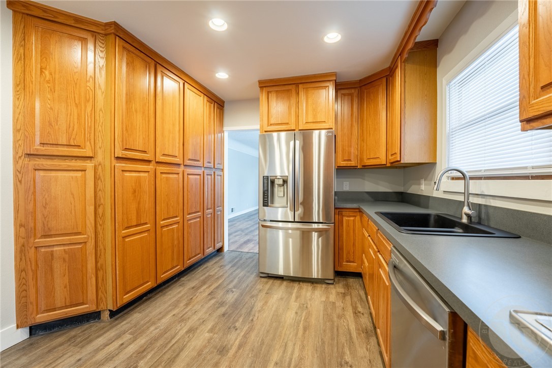 Billings, Montana 59102, United States, 2 Bedrooms Bedrooms, ,1 BathroomBathrooms,Residential,Contingent,22077