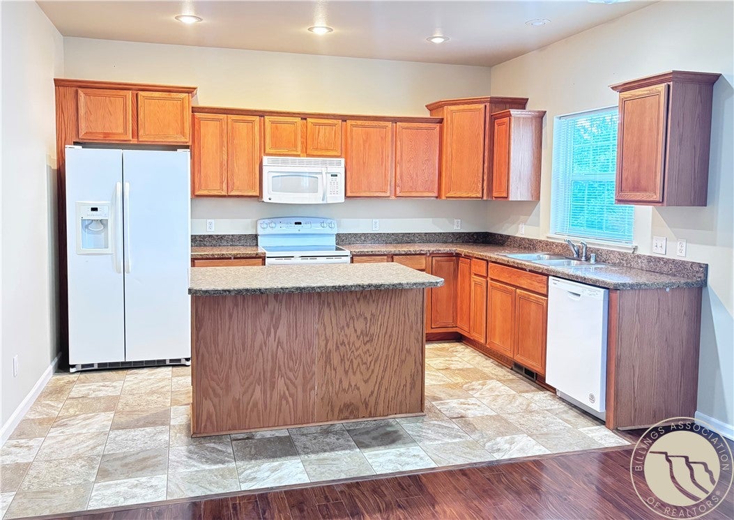 1404 Twin Oaks Drive