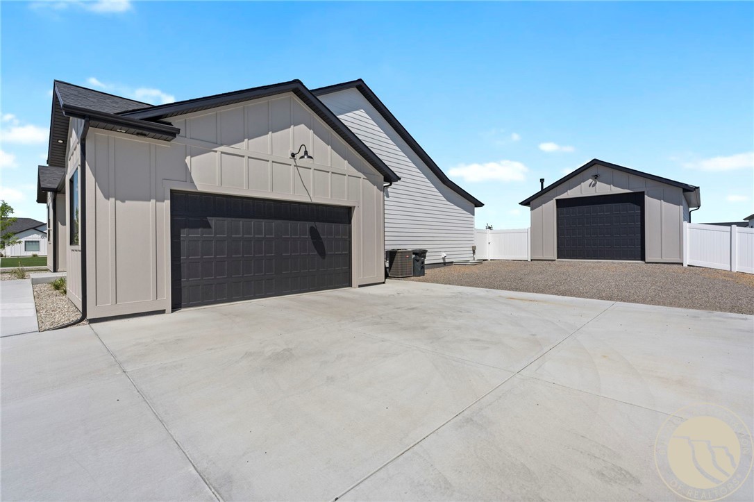 2215 Smooth Rock Lane