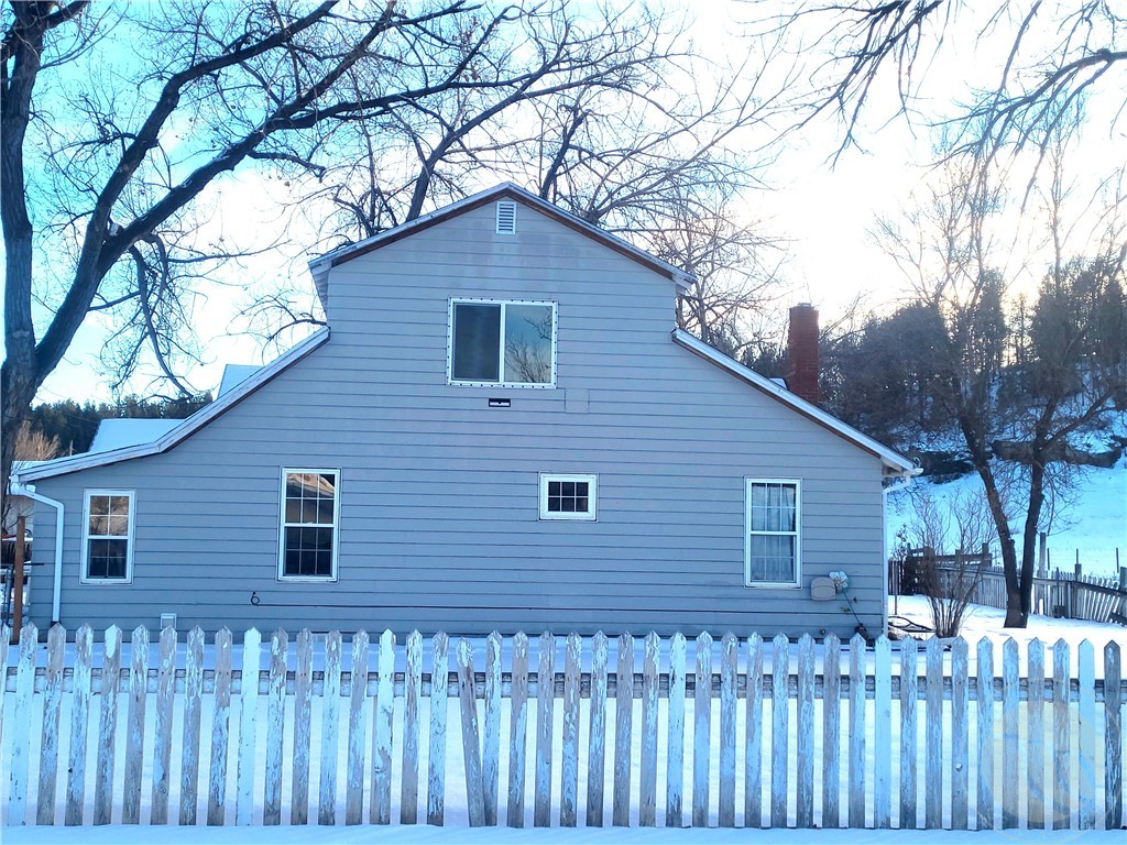 24 Montana ST