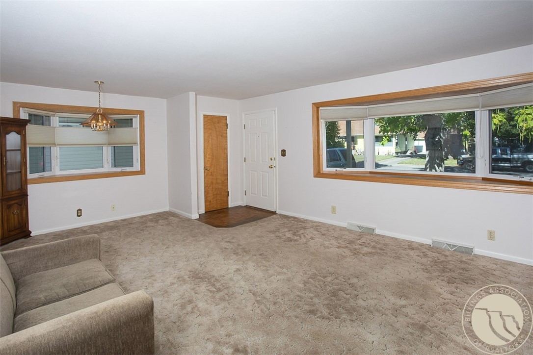 2636 Custer Ave