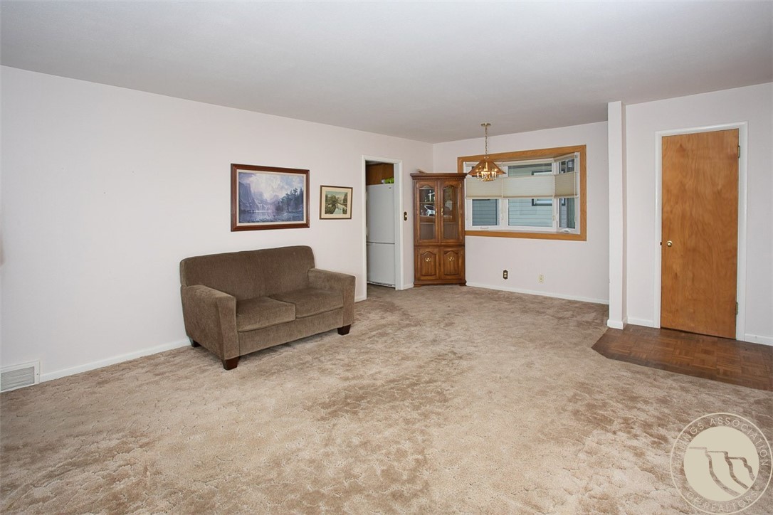 2636 Custer Ave