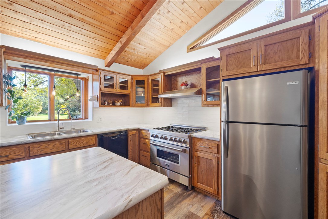 Billings, Montana 59101, United States, 4 Bedrooms Bedrooms, ,3 BathroomsBathrooms,Residential,Active,239709