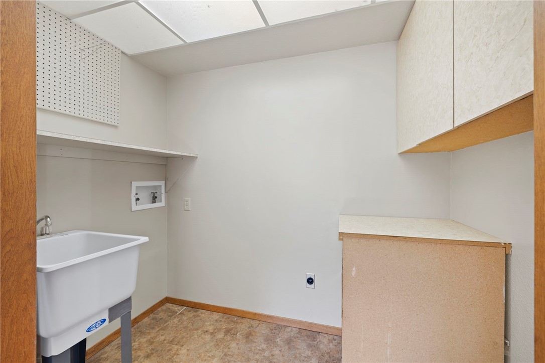 Billings, Montana 59101, United States, 4 Bedrooms Bedrooms, ,3 BathroomsBathrooms,Residential,Active,239709