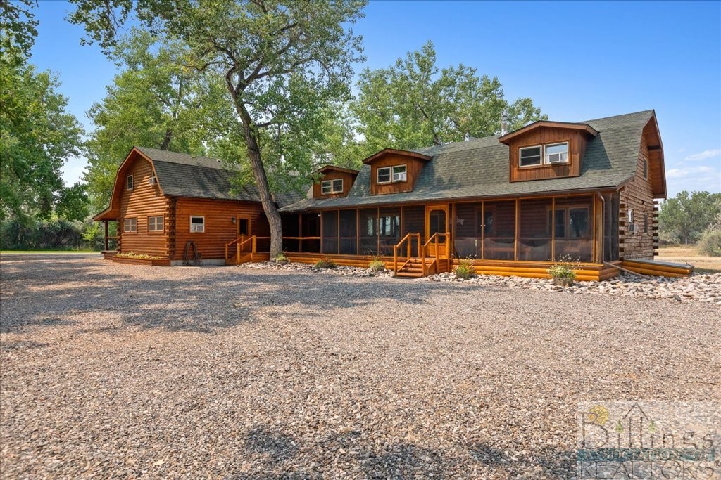 879 Sawyer Loop