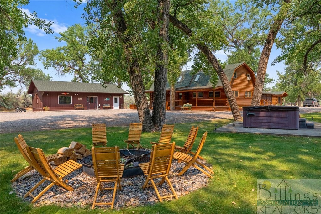 879 Sawyer Loop