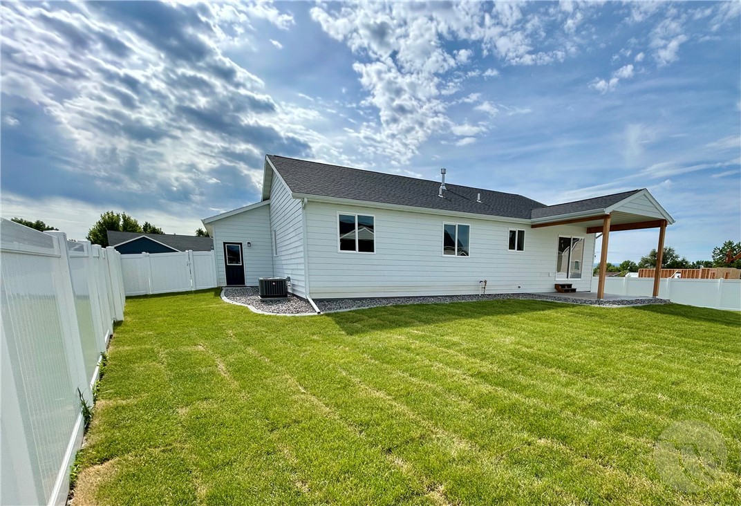 1020 Rochelle Lane
