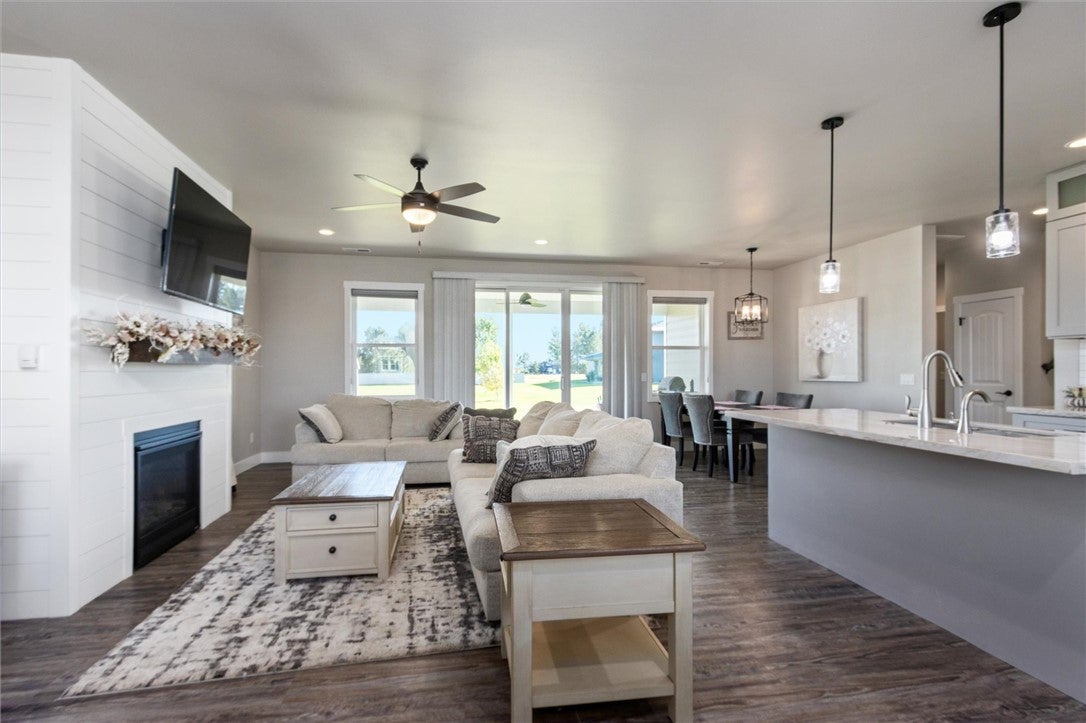 6734 Skycrest Drive