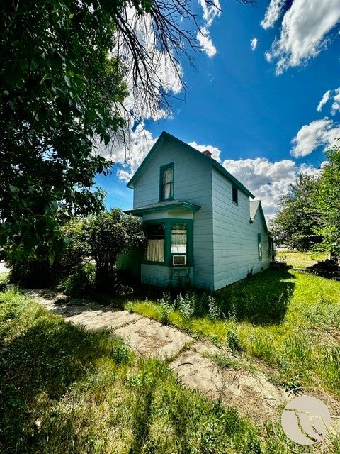 303 E 1st Street E 5-6