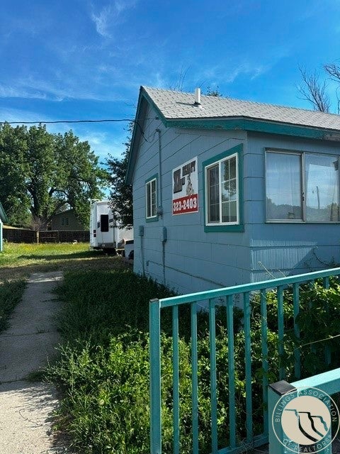 303 E 1st Street E 5-6