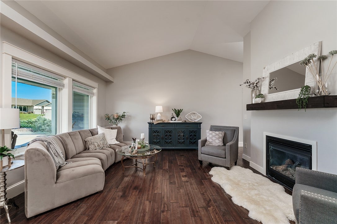 6840 Lakeshore Drive