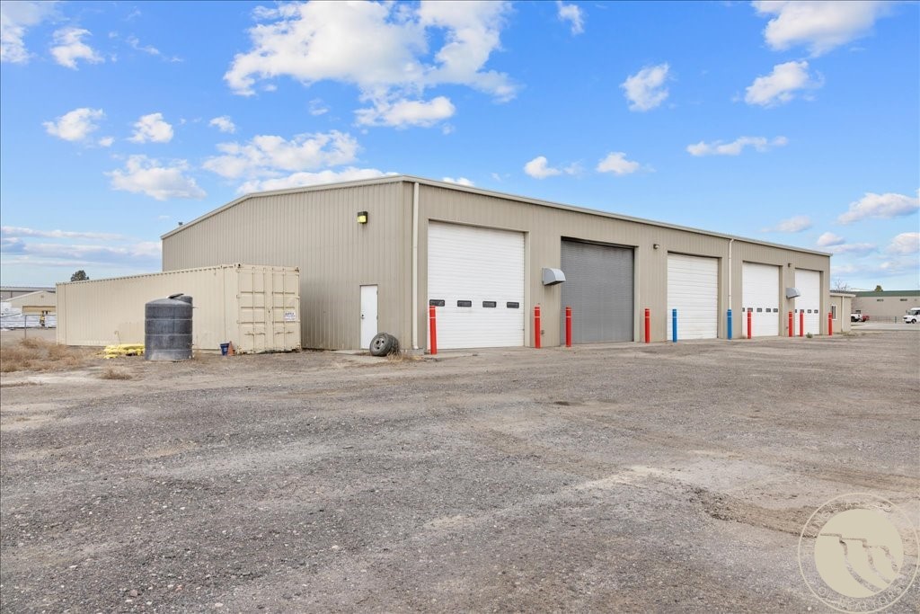 6830 Commercial Avenue