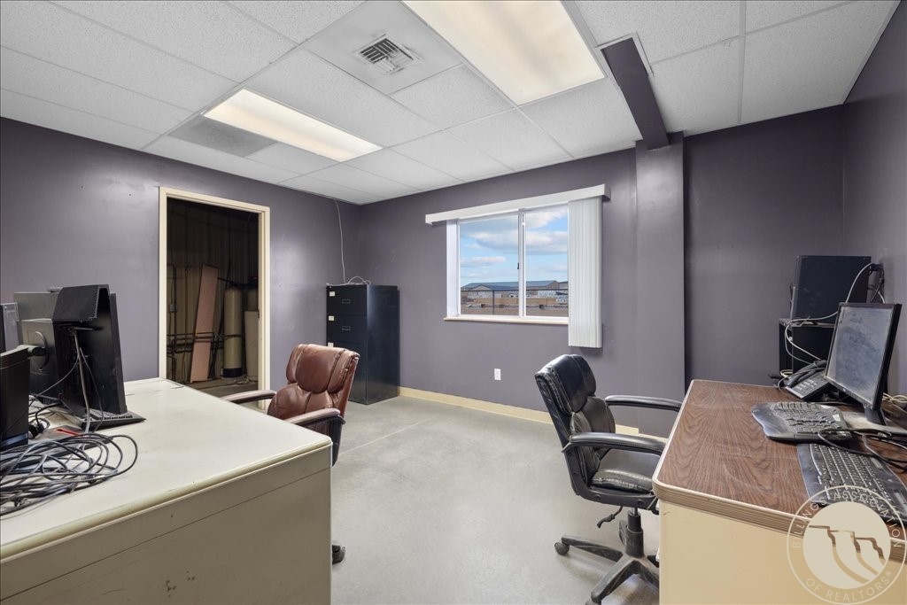 6830 Commercial Avenue