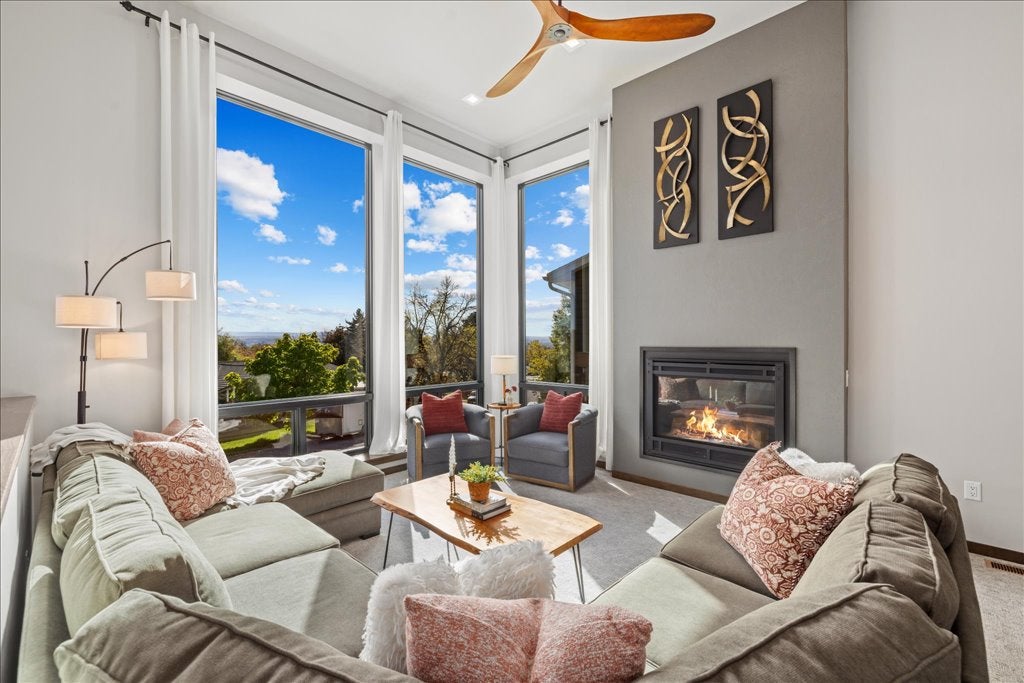 3230 Country Club Circle