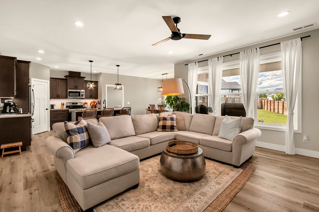 2202 Greenbriar Road