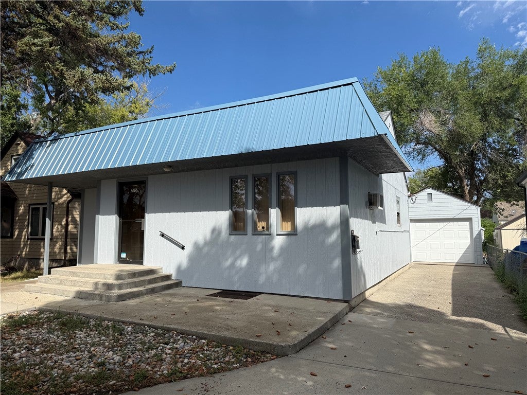 715 Grand Avenue