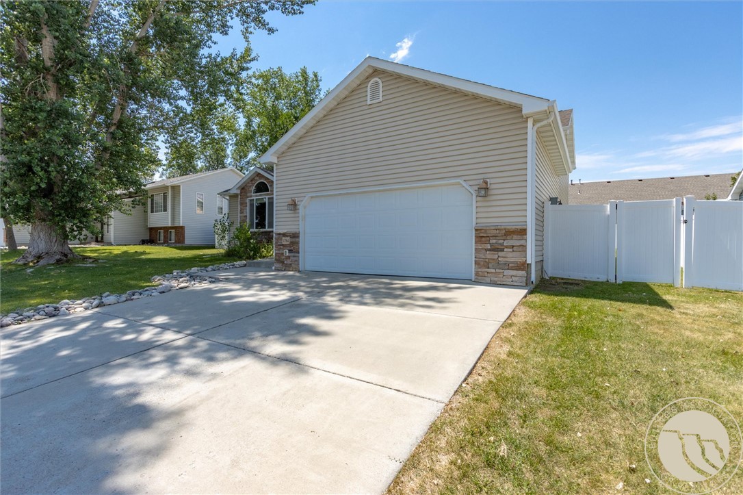 1284 Mirror Lake Lane