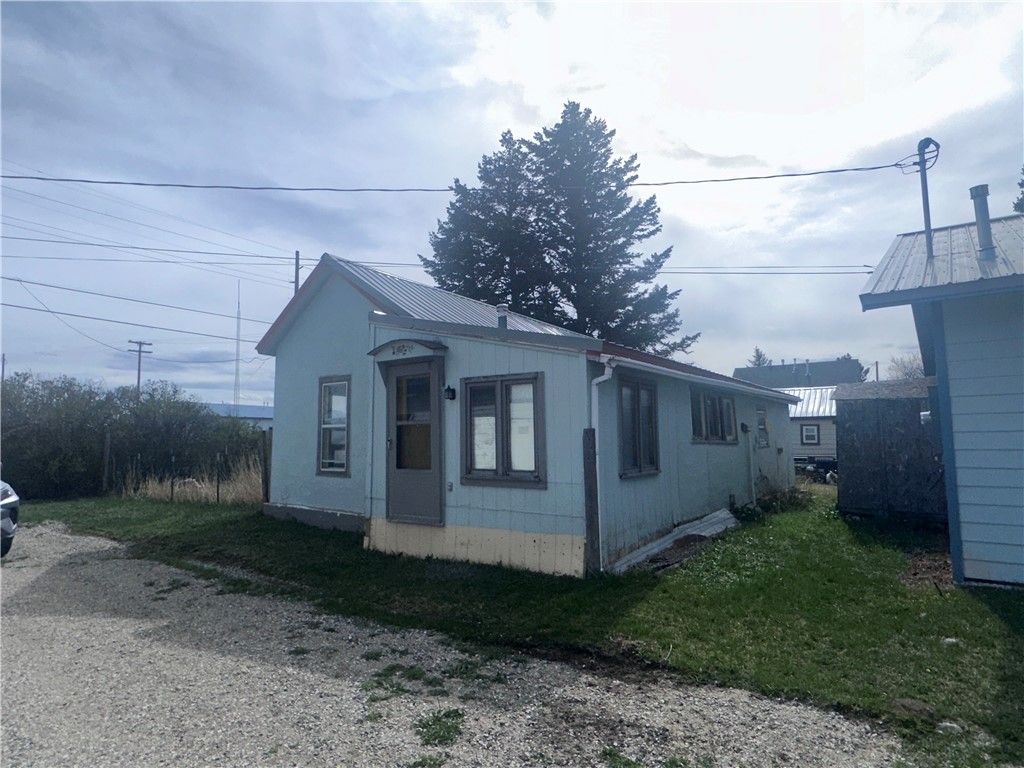 Photo of 108 E Yellowstone Avenue, Big Timber, MT 59011 (MLS # 358593)