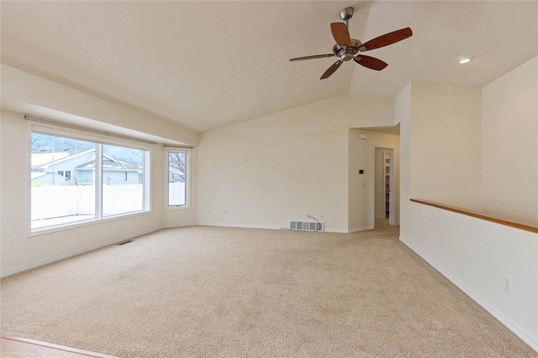 371 W Daffodil Drive