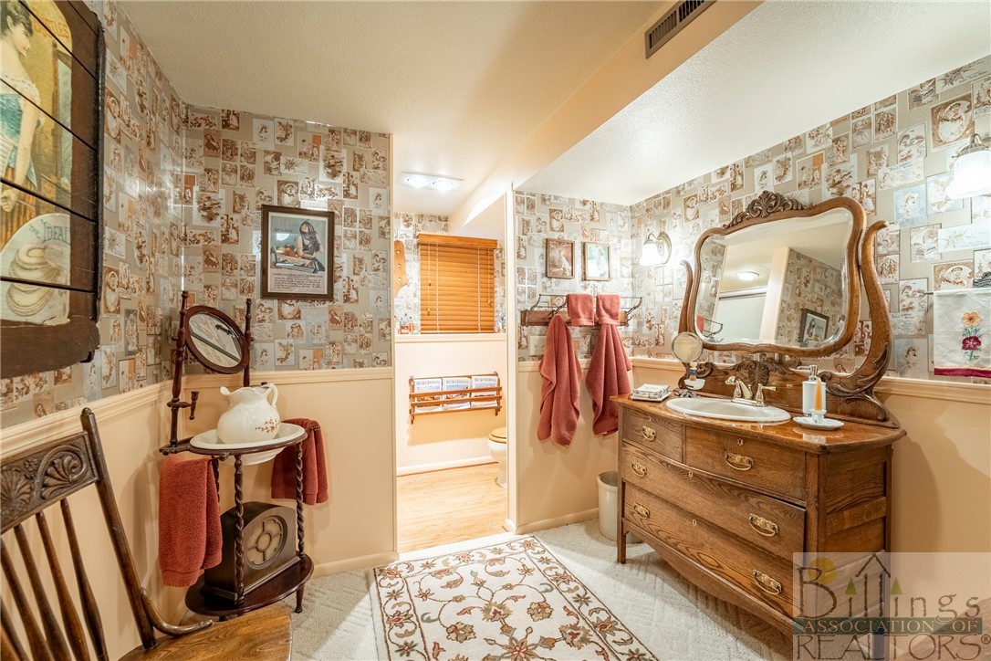 Billings, Montana 59102, United States, 4 Bedrooms Bedrooms, ,3 BathroomsBathrooms,Residential,Contingent,67379