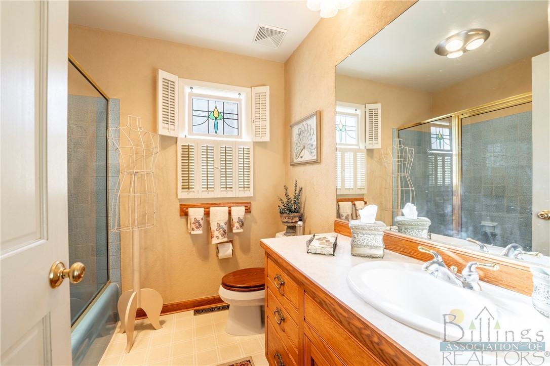 Billings, Montana 59102, United States, 4 Bedrooms Bedrooms, ,3 BathroomsBathrooms,Residential,Contingent,67379