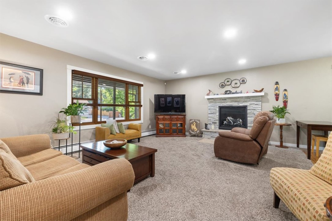 2720 Poly Drive