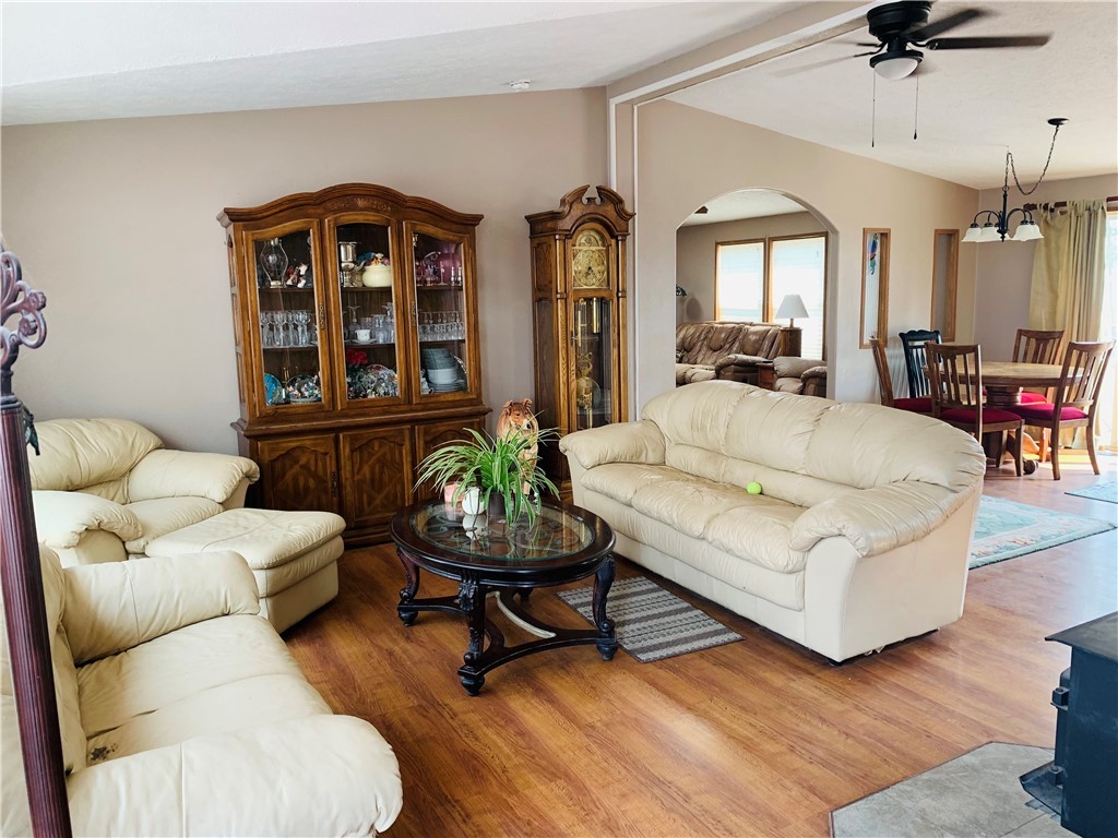 18 & 20 Meadow View Lane