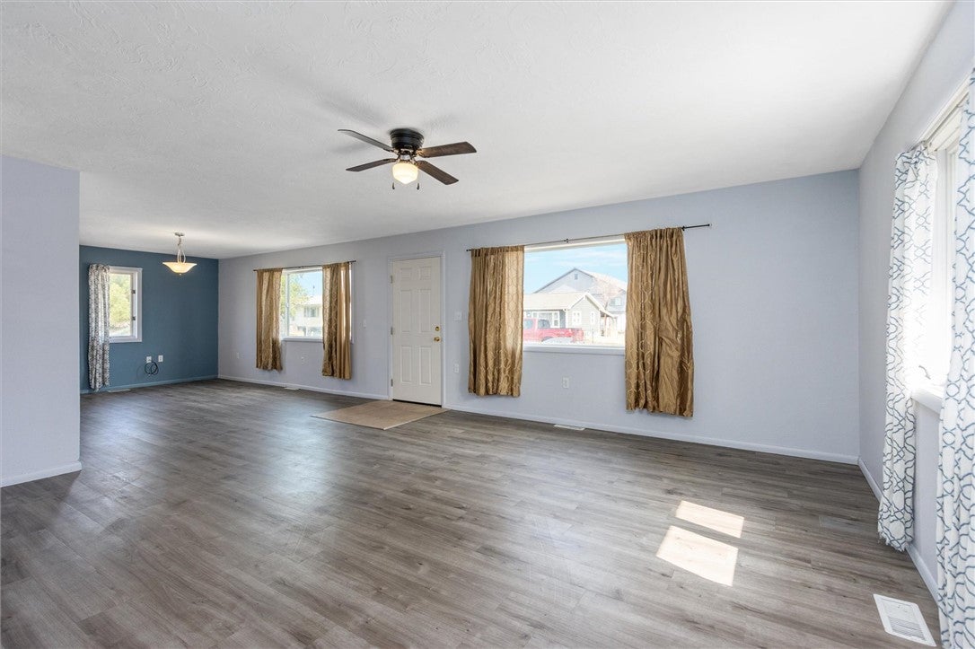 452 Hillview Lane