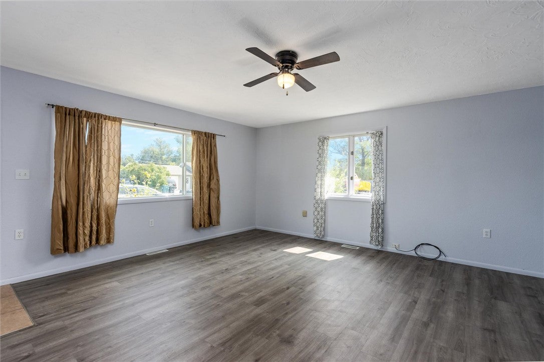452 Hillview Lane
