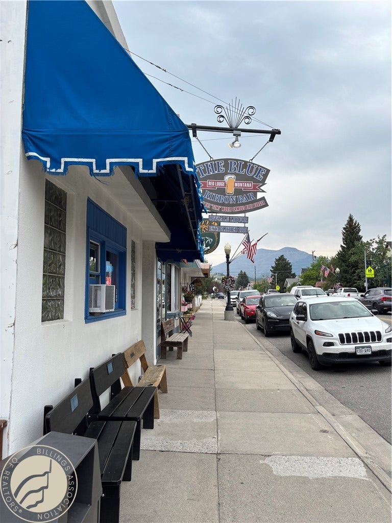 204 Broadway Avenue S