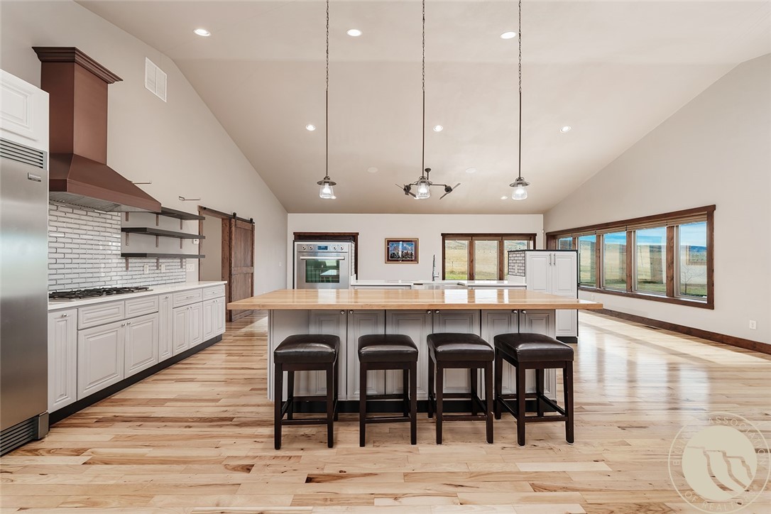 2460 CLARKS POINT DRIVE