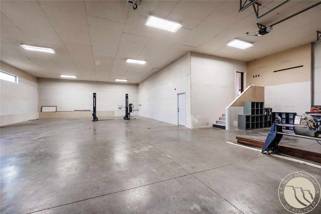 2460 CLARKS POINT DRIVE