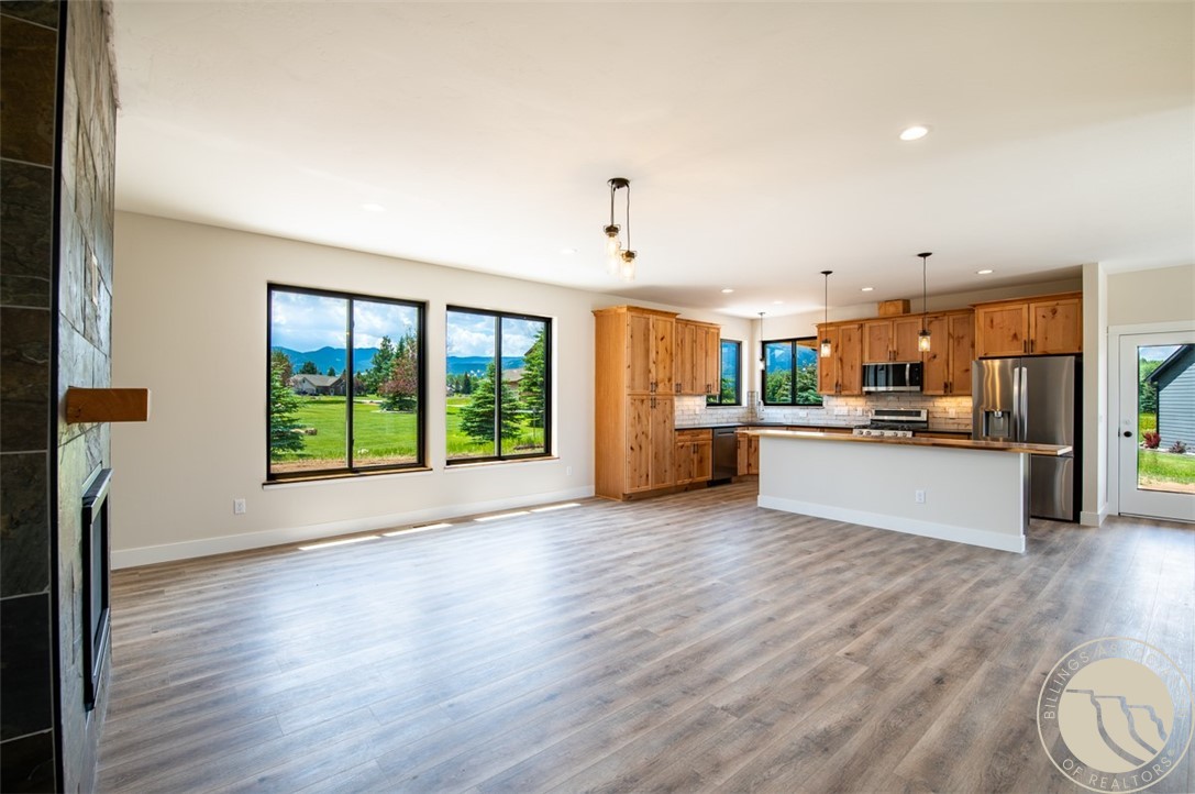2055 Lazy J Cir