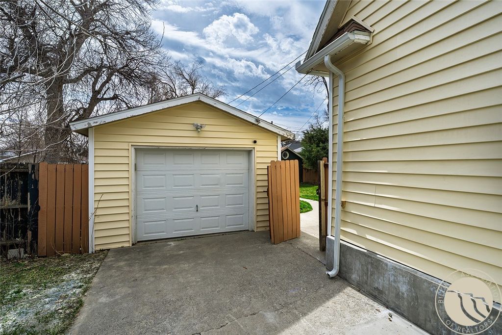 Photo of 28 Avenue B, Billings, MT 59101 (MLS # 358366)