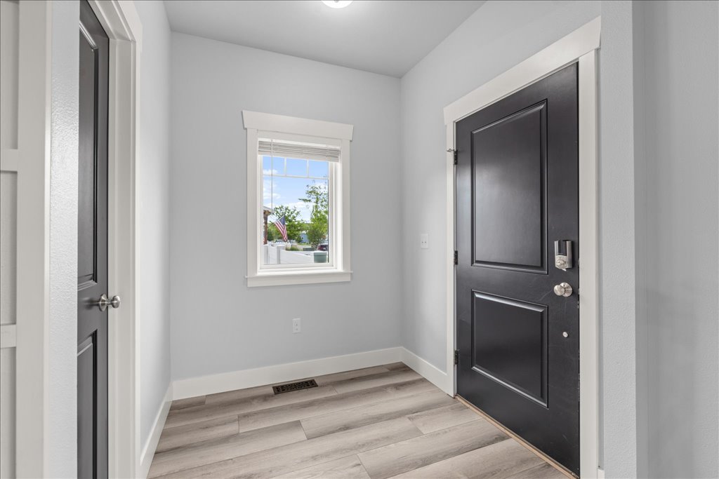 1821 Island View Drive