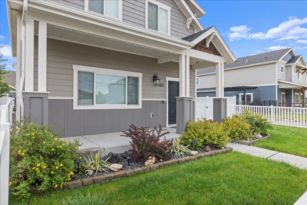 1821 Island View Drive