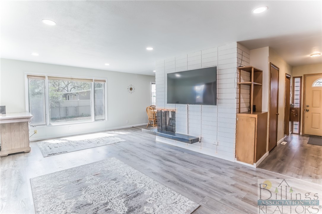 Billings, Montana 59102, United States, 4 Bedrooms Bedrooms, ,3 BathroomsBathrooms,Residential,Contingent,58455