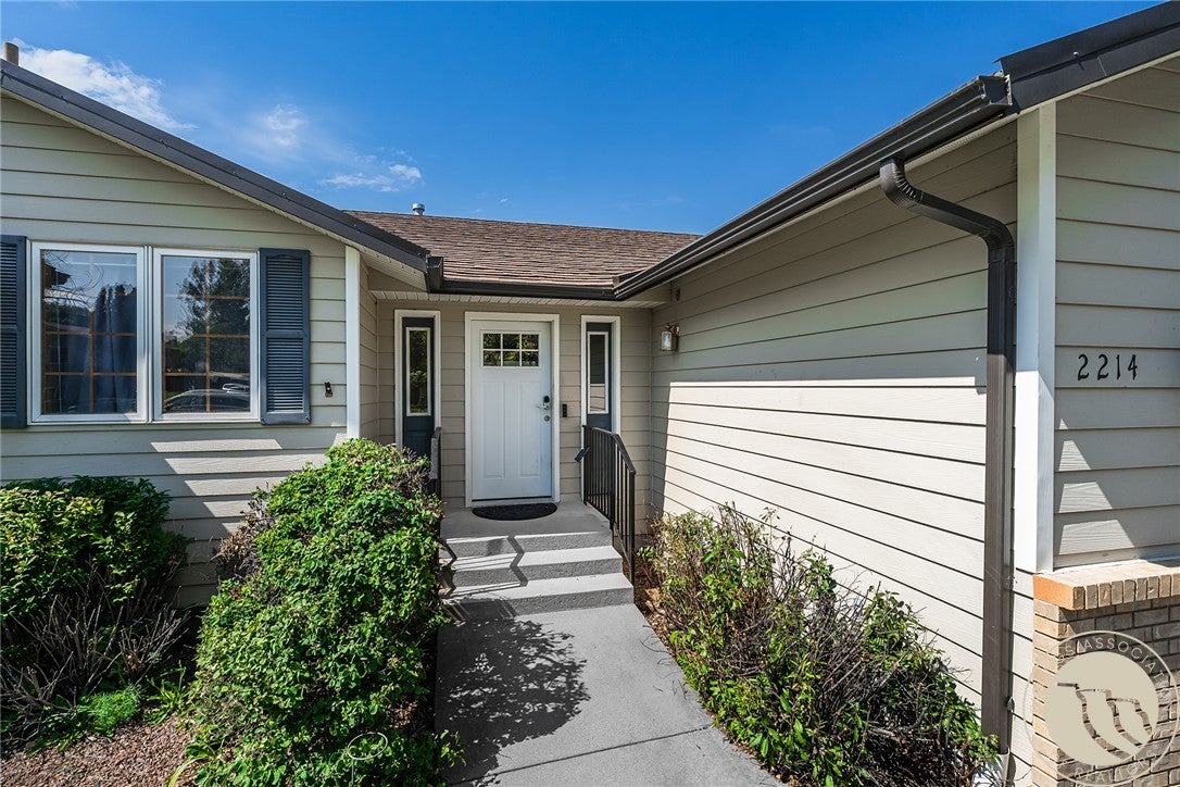 2214 Ridgeview Drive