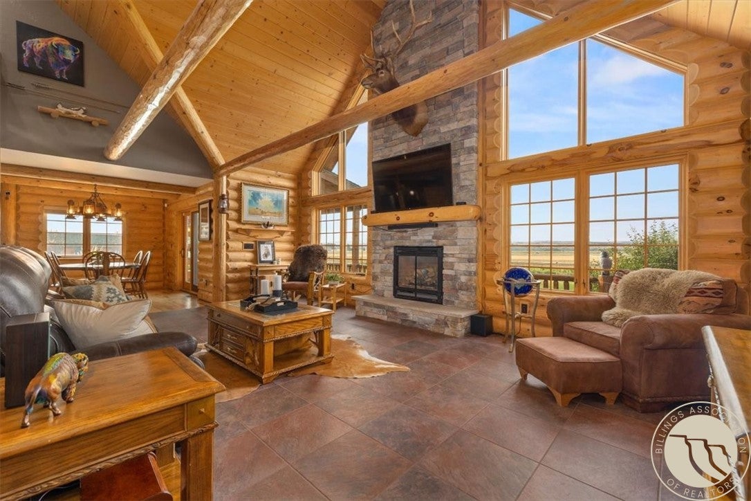 52 Rimrock Drive